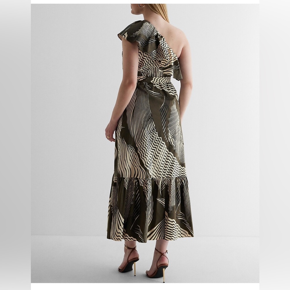 Express Olive and White One-Shoulder Maxi Dress - Picture 13 of 16